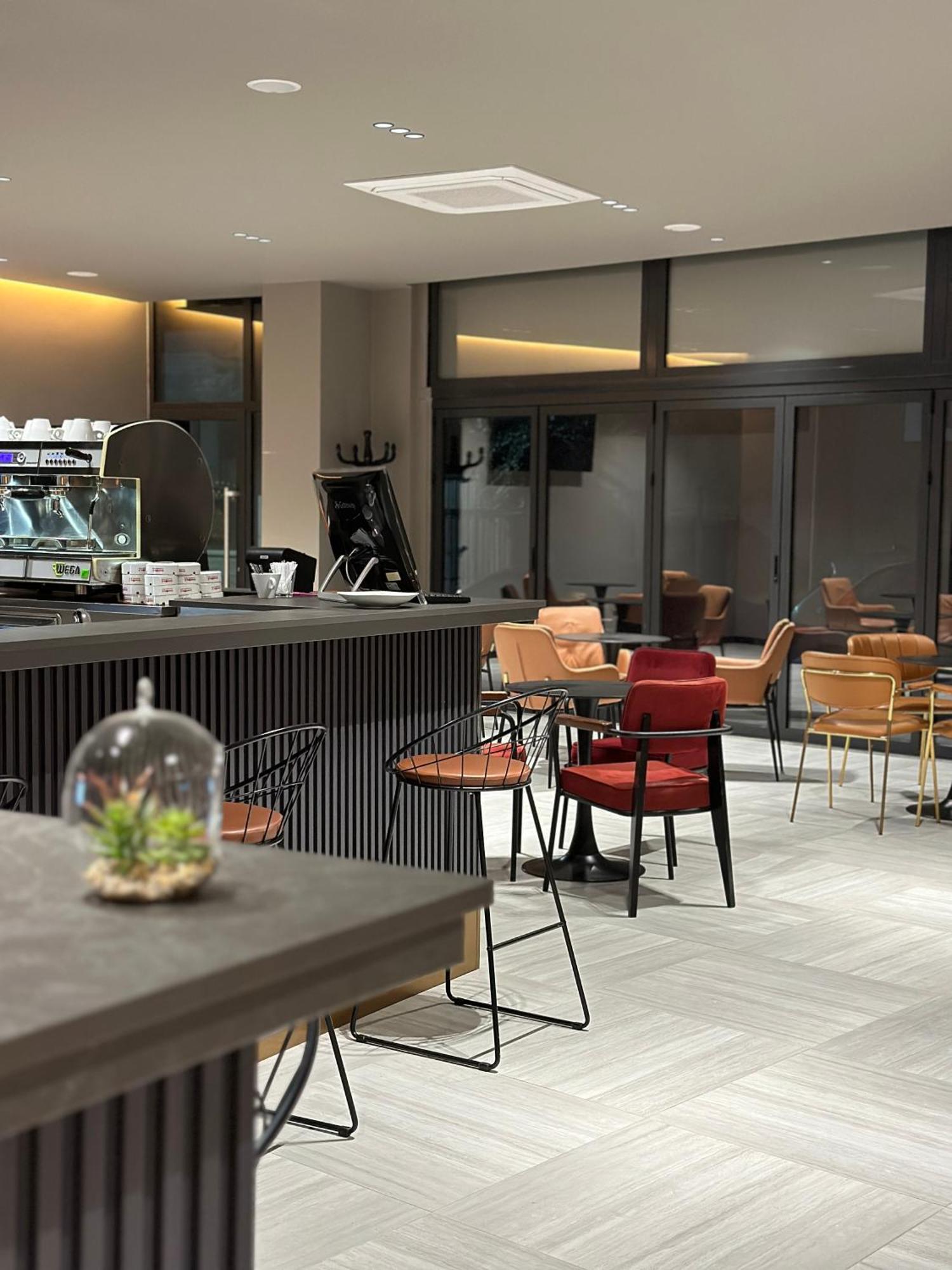 The Roots Boutique Hotel Shkoder Bagian luar foto