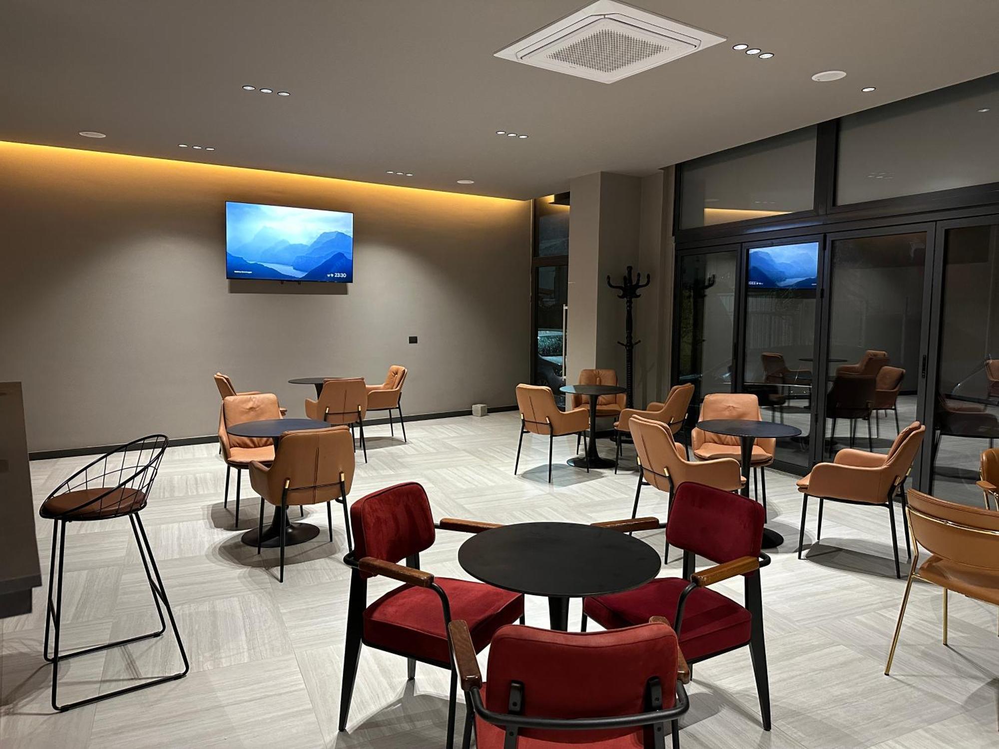 The Roots Boutique Hotel Shkoder Bagian luar foto